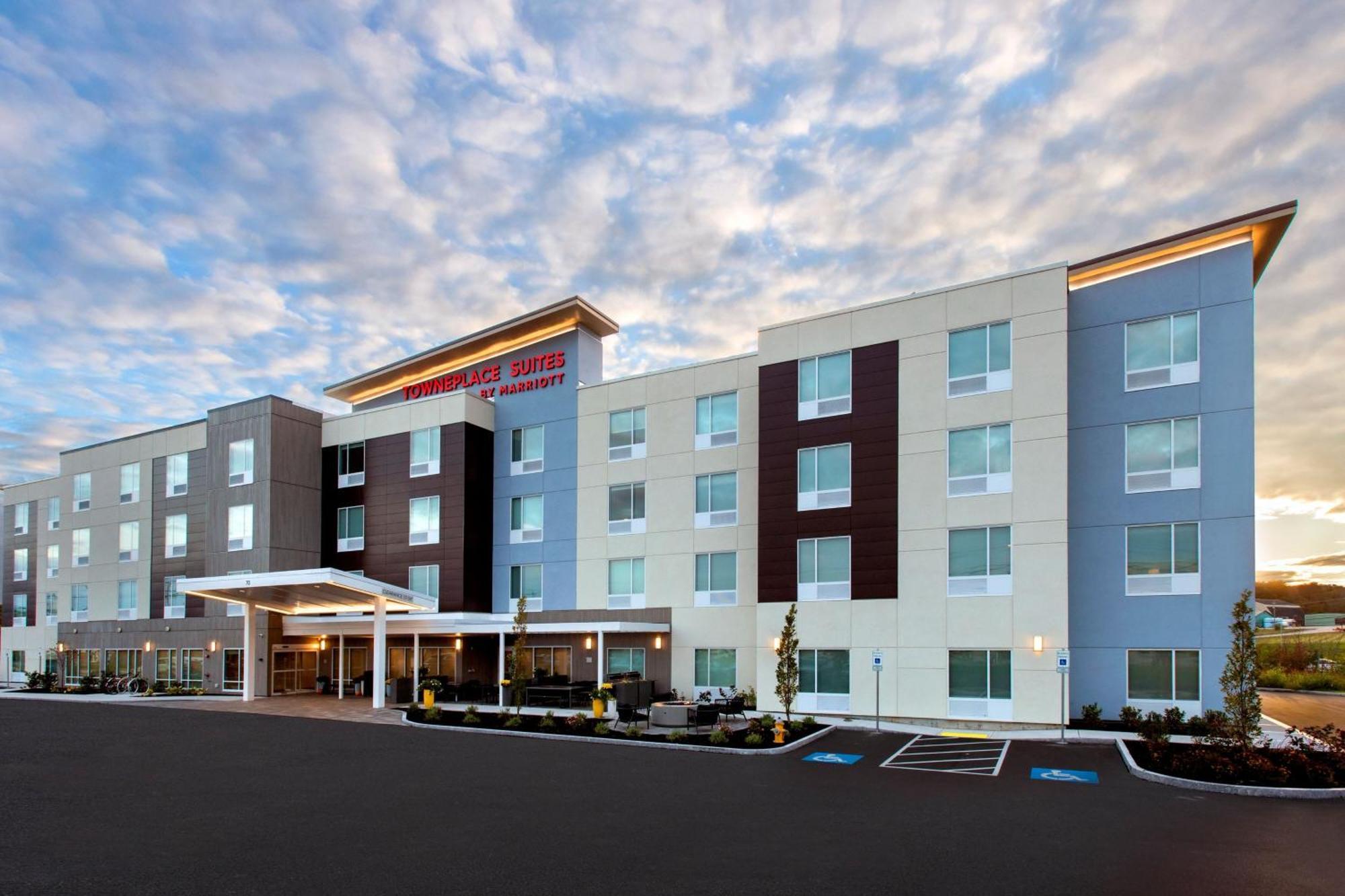 Towneplace Suites Portland Airport Me South Portland Exterior photo